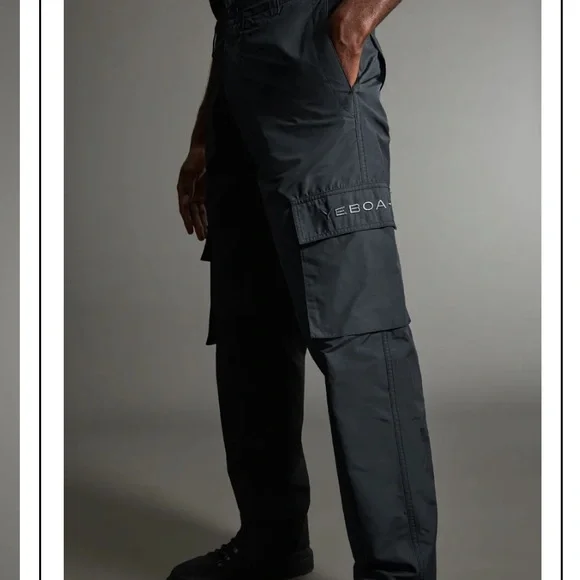 COS + YEBOAH Men’s Black Gray Two Tone Cargo Pants Size 28R NWOT!